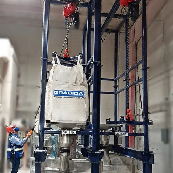 Estación de descarga de supersacos para transporte de material